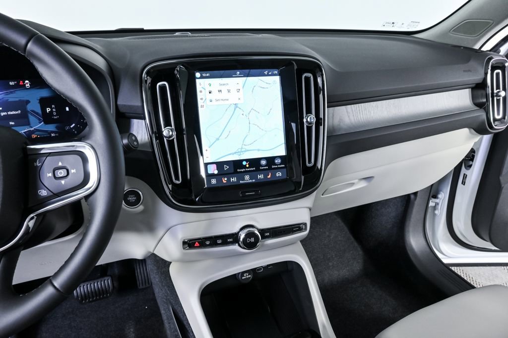 New 2026 Volvo XC40 B5 Ultra w/ Protection Package Premier image 13