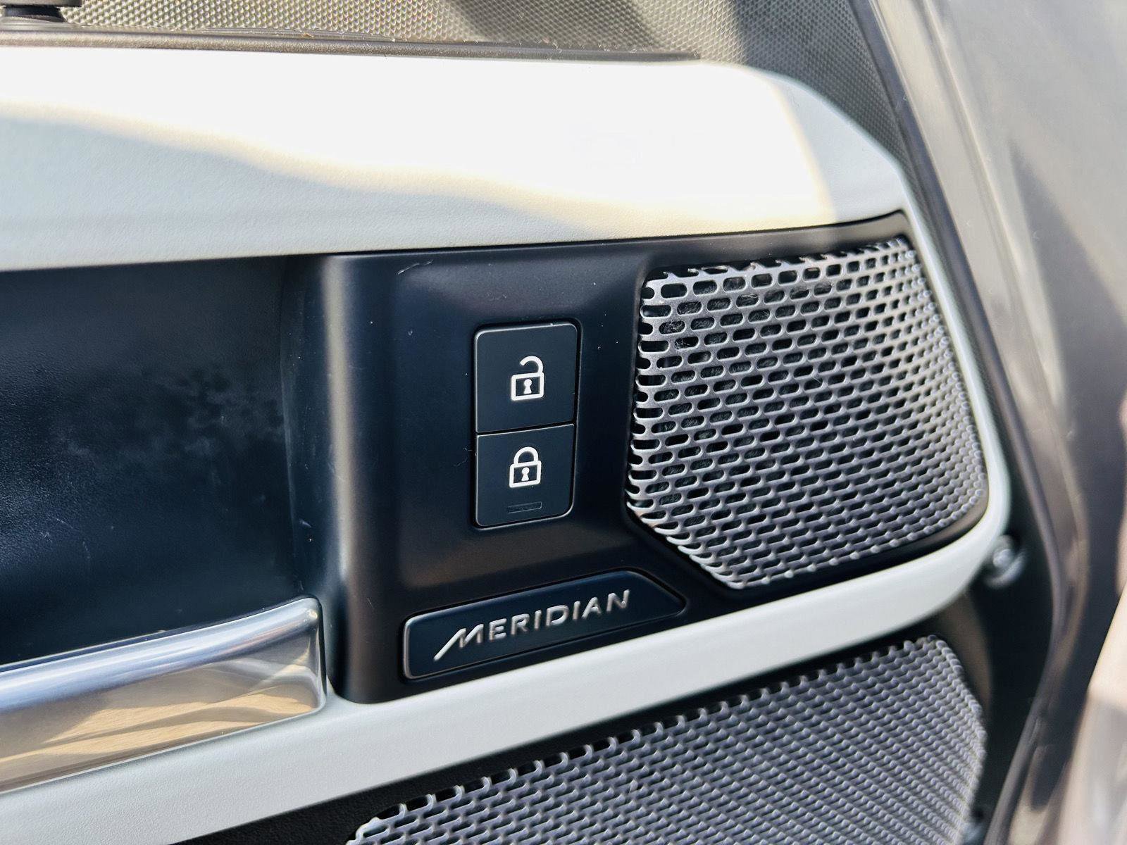 Used 2020 Land Rover Defender 110 HSE image 33