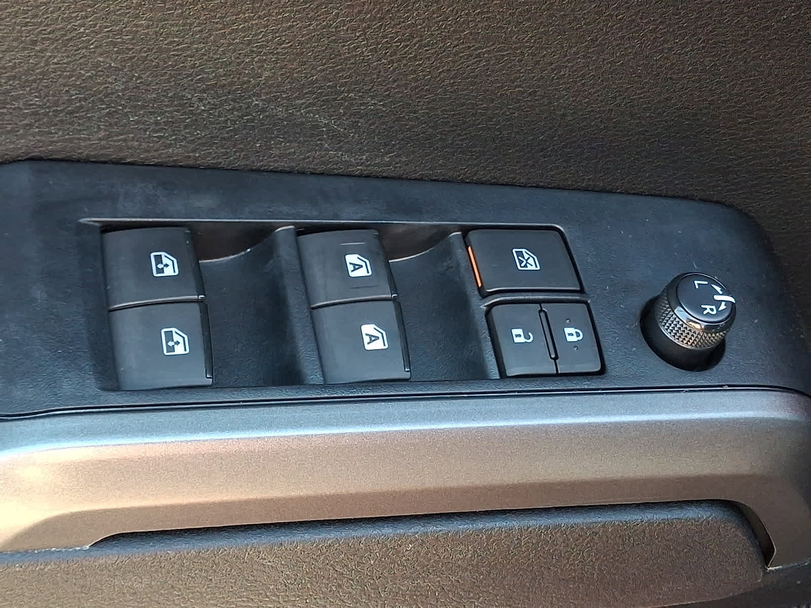 Certified 2023 Toyota Tacoma TRD Off-Road AWD/4WD image 26