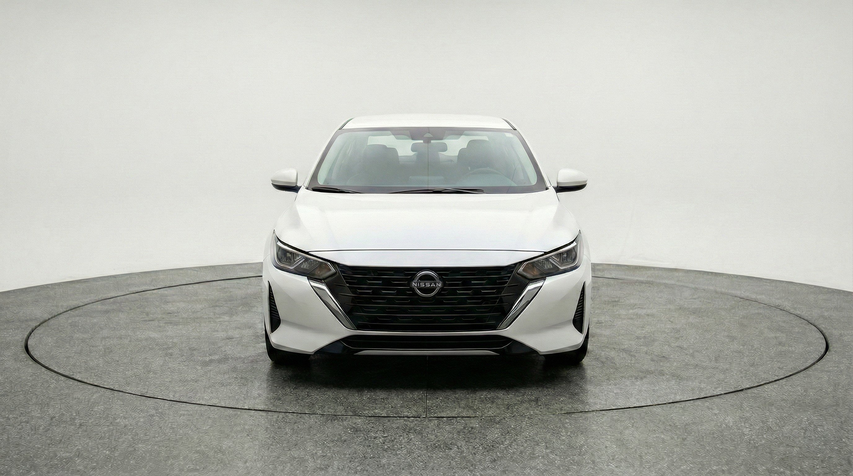 Used 2025 Nissan Sentra SV FWD image 2