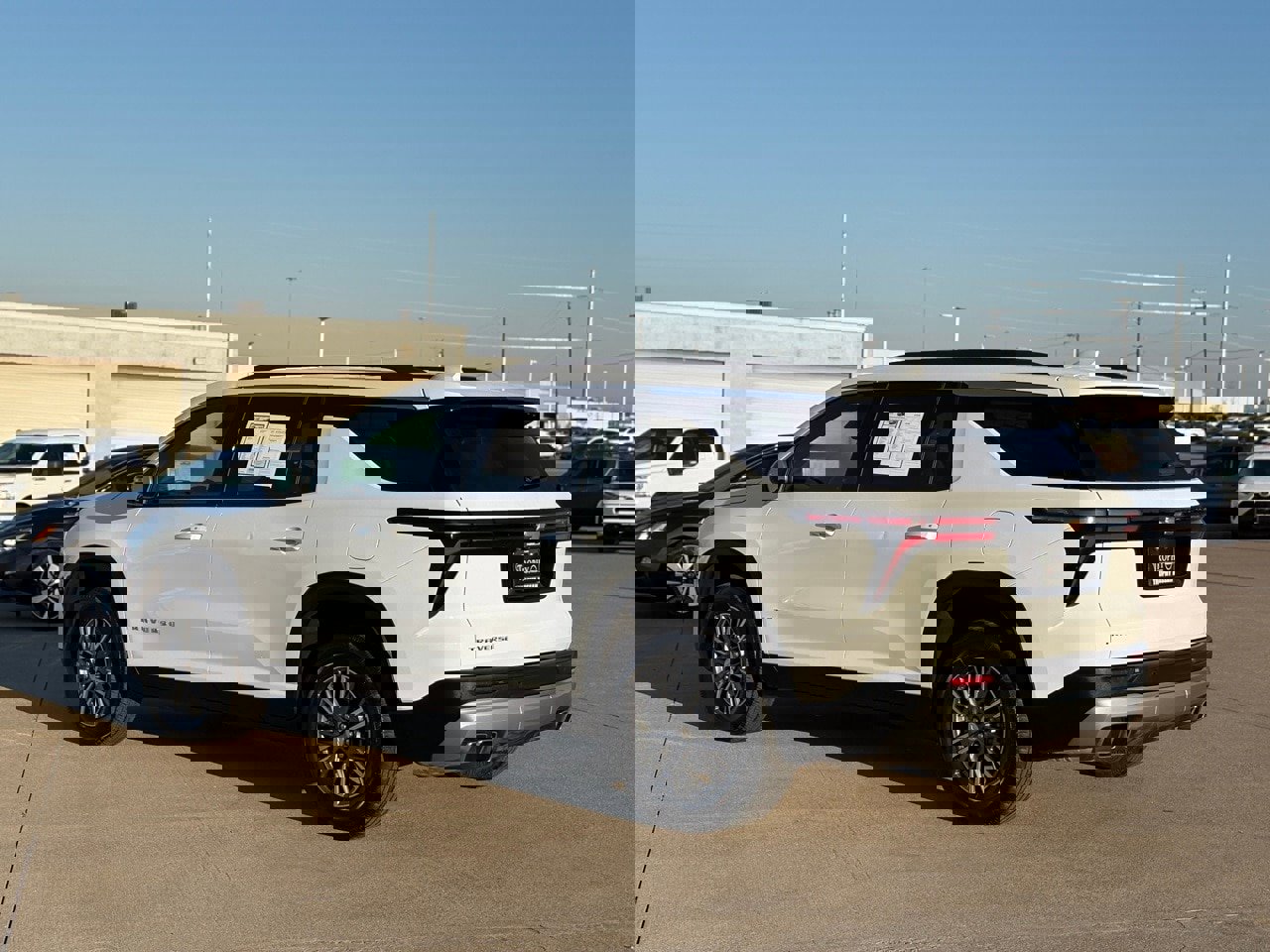 Used 2025 Chevrolet Traverse LT image 6