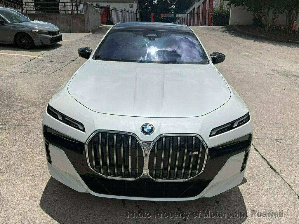 Used 2024 BMW i7 M70 w/ Premium Package AWD/4WD image 2