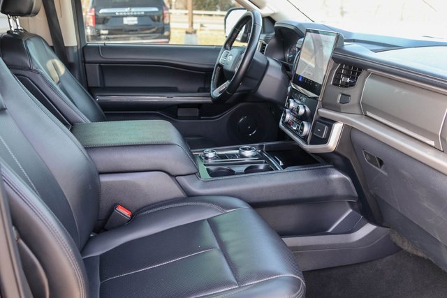 Used 2024 Ford Expedition Max XLT image 17