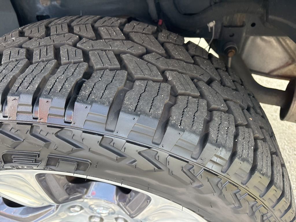 Used 2019 RAM 1500 Laramie AWD/4WD image 10