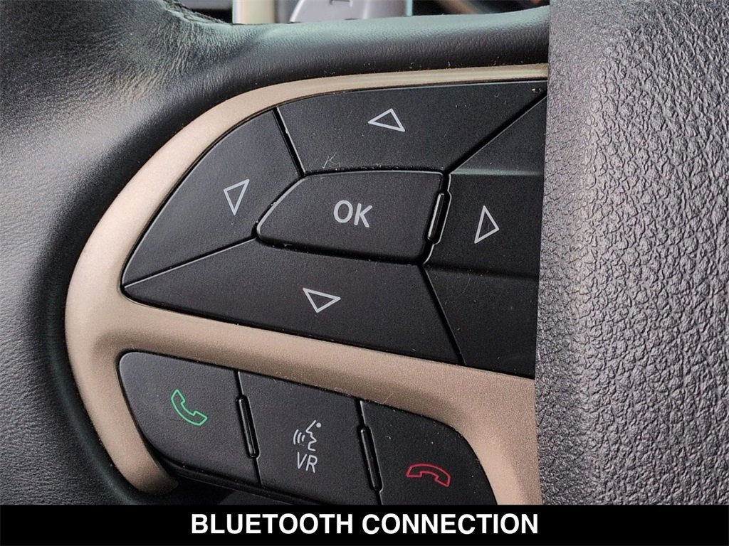 Used 2017 Jeep Grand Cherokee Laredo w/ Quick Order Package 23E image 7