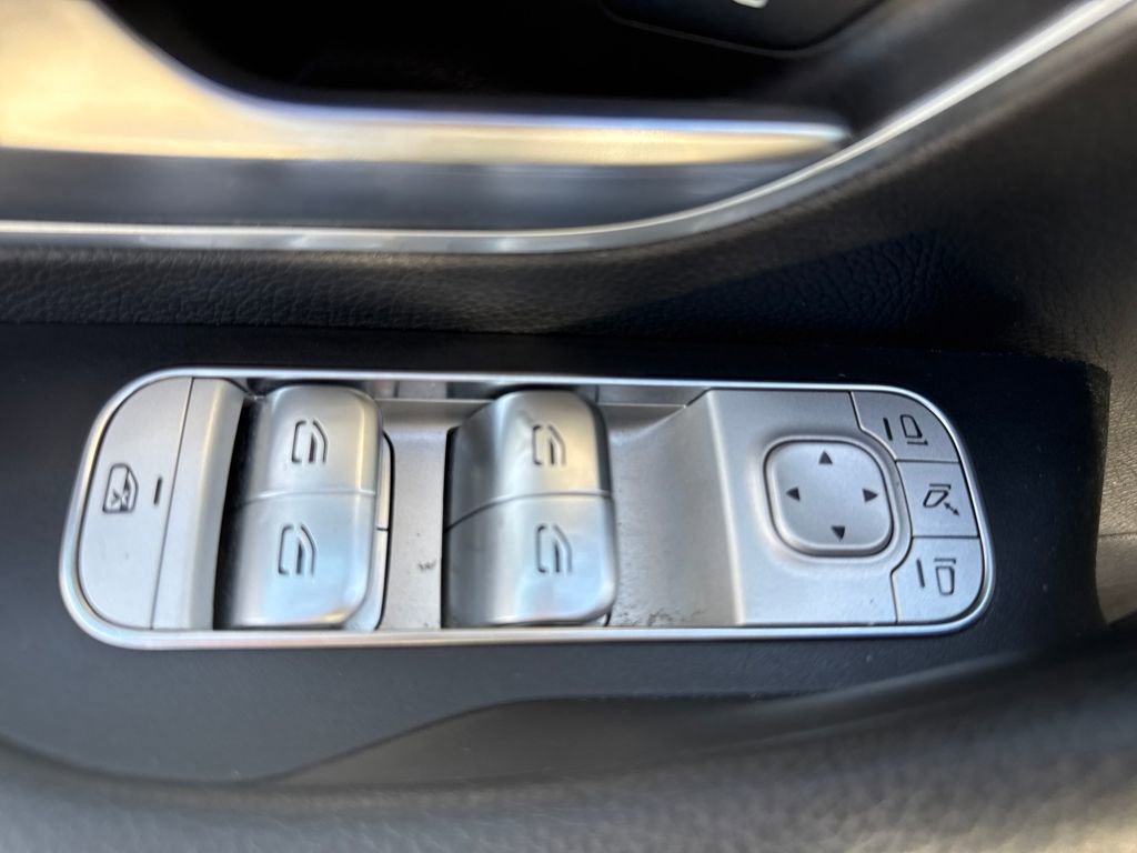 Used 2022 Mercedes-Benz GLE 350 GLE 350 w/ 3rd Row Seat Package image 24