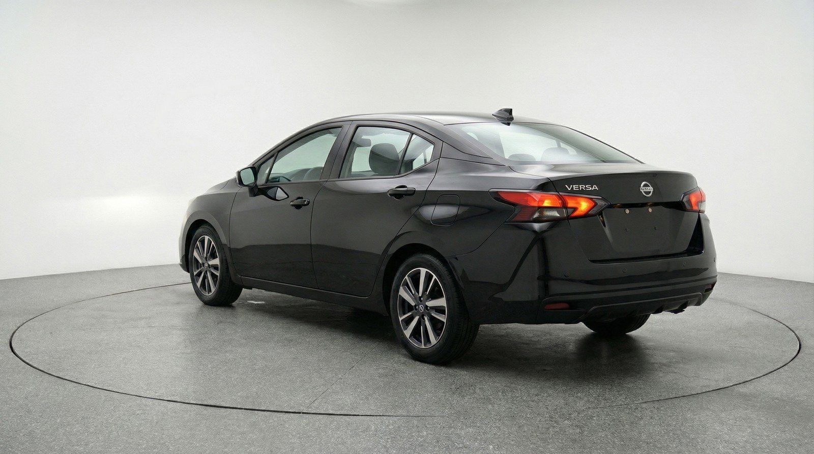 Used 2025 Nissan Versa SV FWD image 6