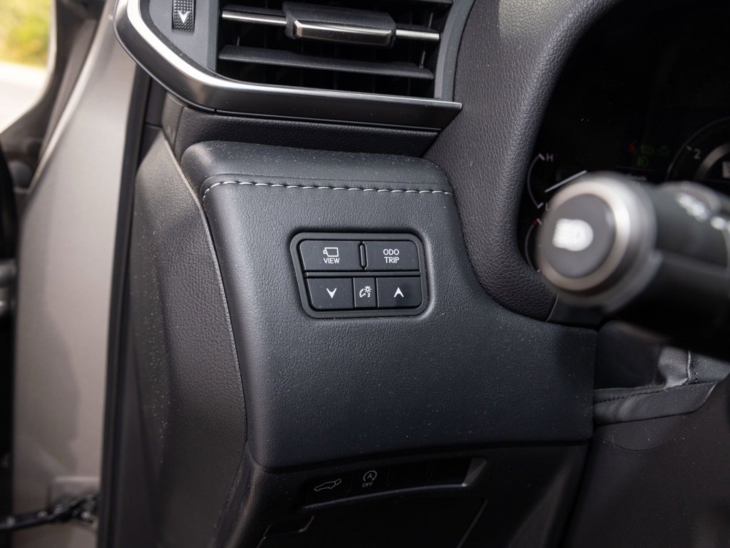 Used 2024 Lexus LX 600 4WD w/ Luxury Package image 23