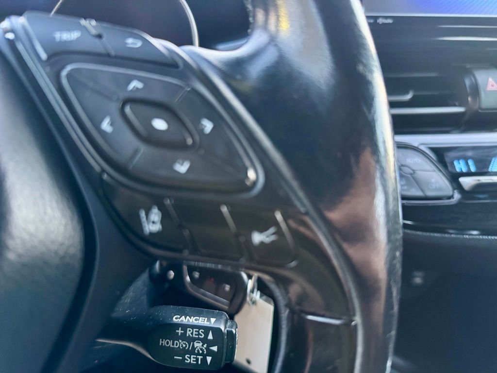 Used 2018 Toyota C-HR XLE image 22