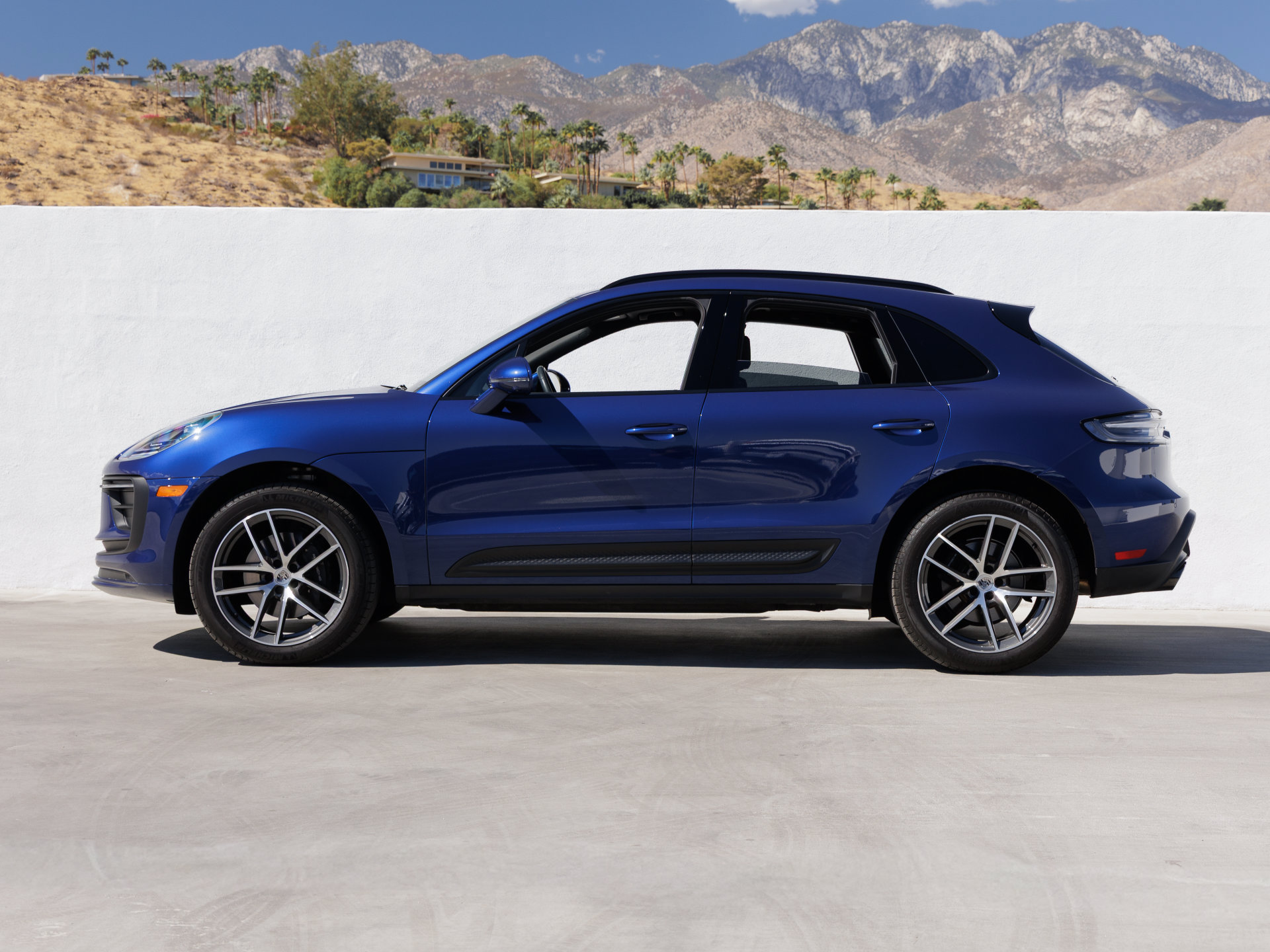 Certified 2026 Porsche Macan AWD/4WD image 2