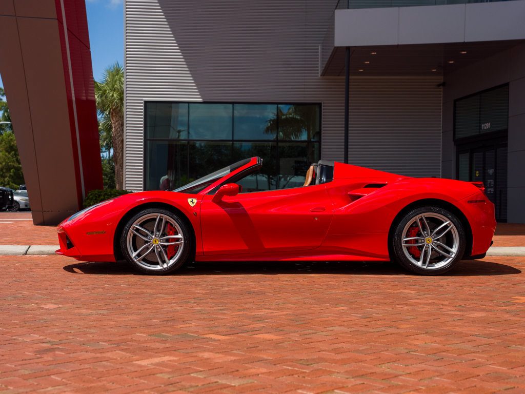 Used 2019 Ferrari 488 Spider RWD image 3