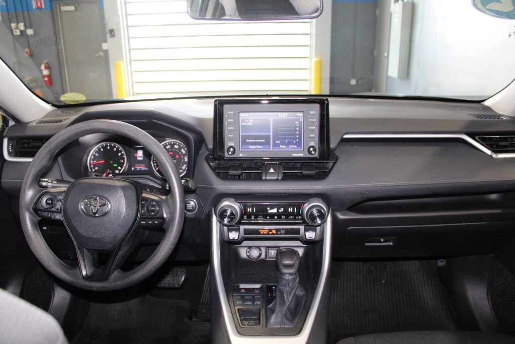 Used 2022 Toyota RAV4 XLE AWD/4WD image 23