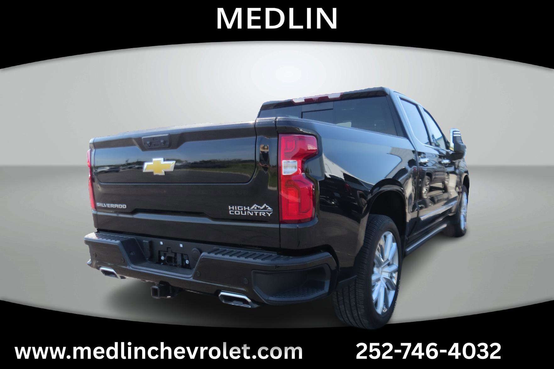 Used 2025 Chevrolet Silverado 1500 High Country w/ High Country Premium Package AWD/4WD image 8