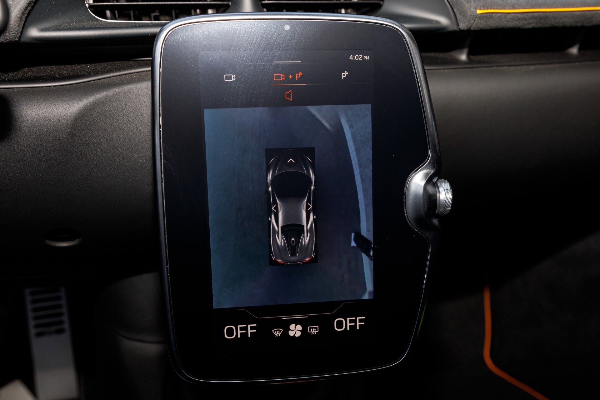 Used 2025 McLaren Artura image 32