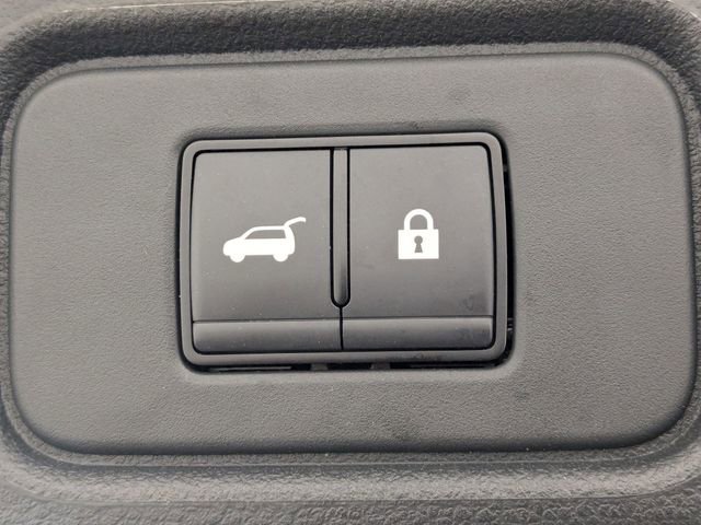 Used 2023 Nissan Pathfinder SL w/ Black Appearance Package image 32