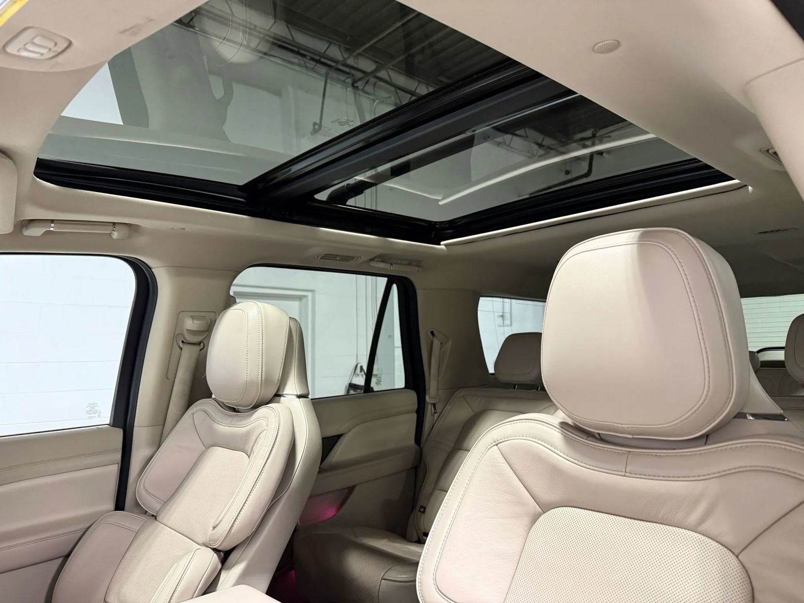 Used 2019 Lincoln Navigator L Reserve AWD/4WD image 16