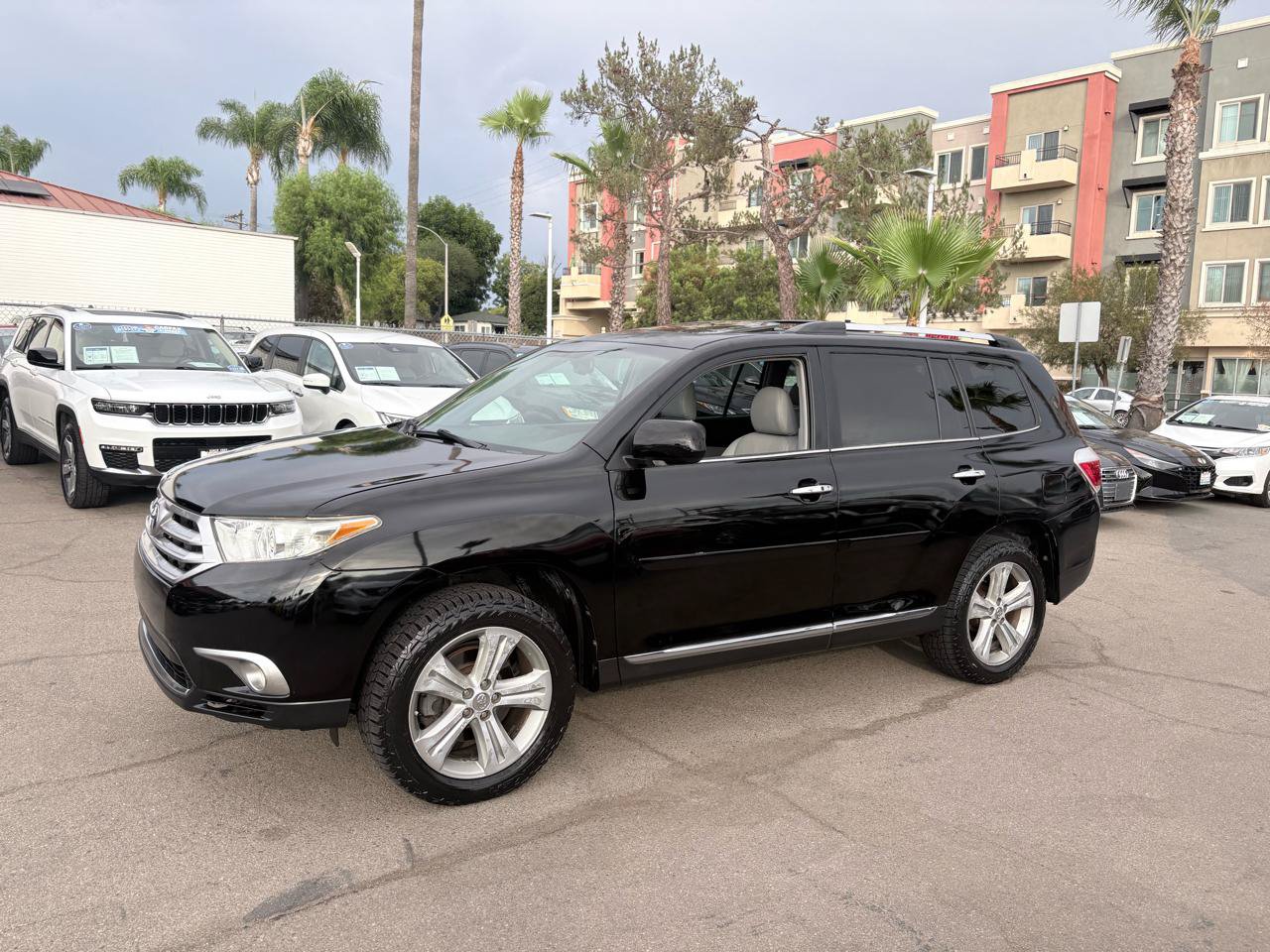 Used 2013 Toyota Highlander Limited AWD/4WD image 3