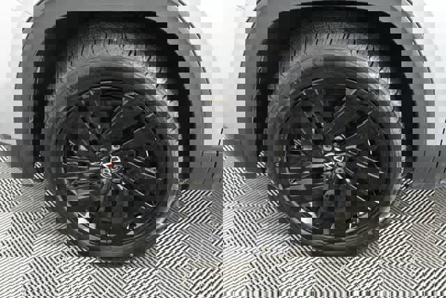 Certified 2023 Volkswagen Atlas Cross Sport SE w/ Panoramic Sunroof Package image 32