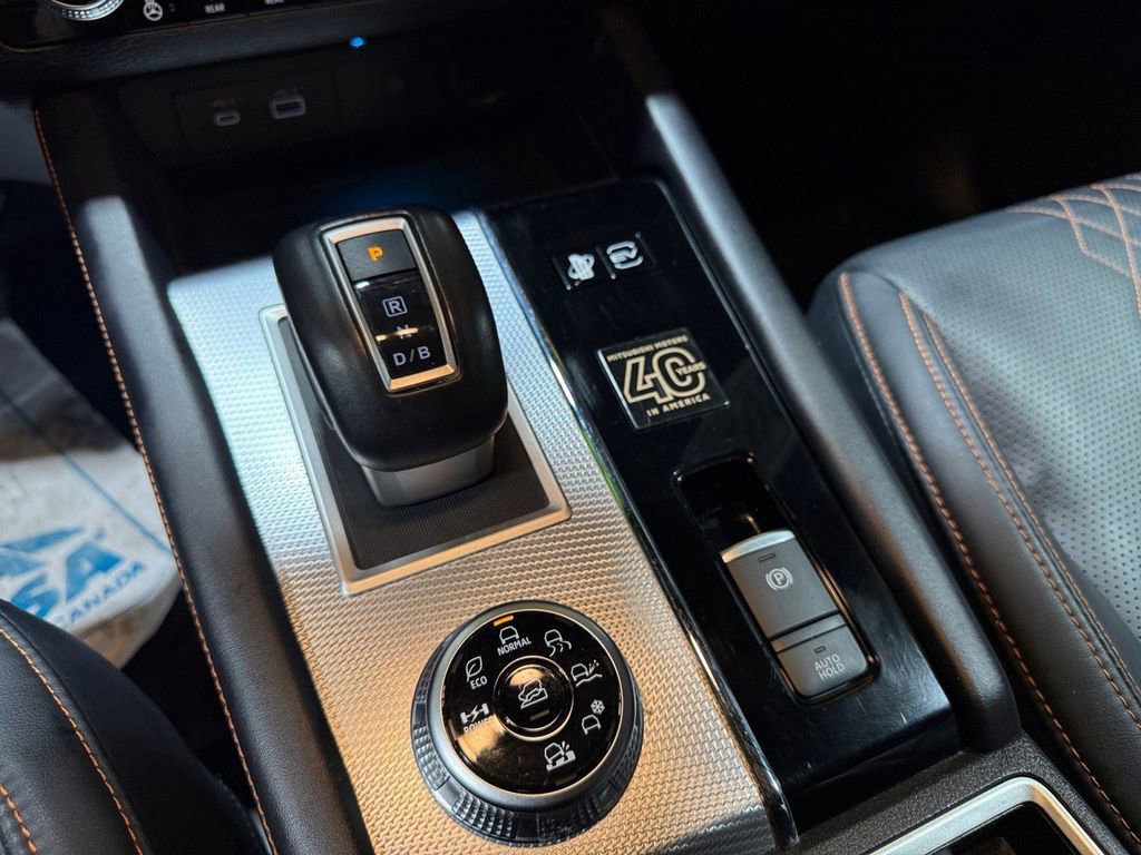 Used 2023 Mitsubishi Outlander SEL image 34