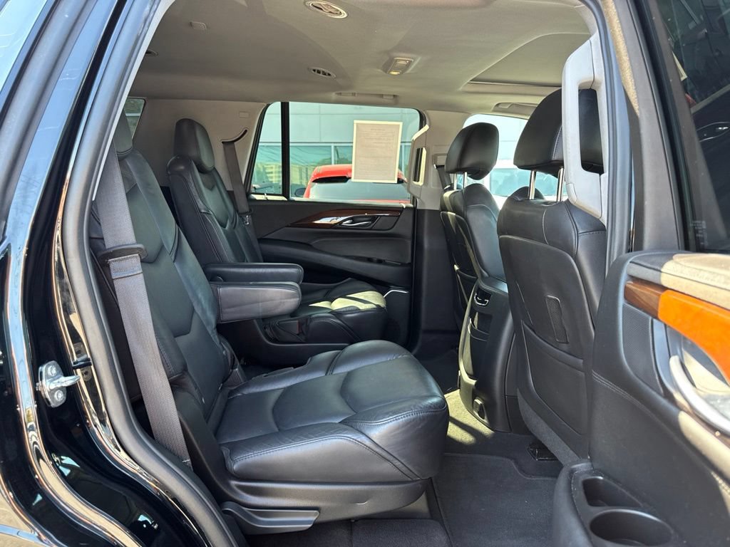 Used 2020 Cadillac Escalade Luxury RWD image 21