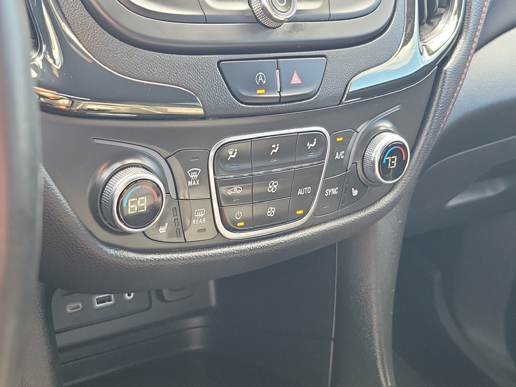 Used 2022 Chevrolet Equinox RS w/ RS Leather Package AWD/4WD image 24