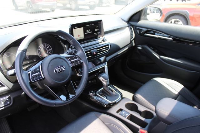 Used 2021 Kia Seltos SX w/ SX Sunroof Package AWD/4WD image 2