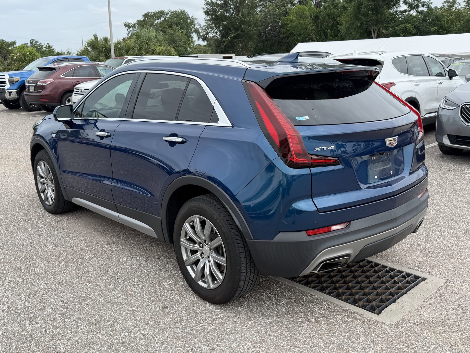 Used 2019 Cadillac XT4 Premium Luxury FWD image 6