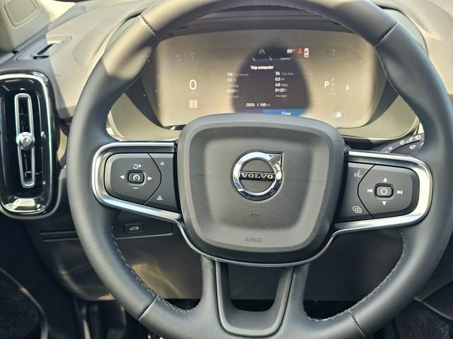 Used 2024 Volvo XC40 B5 Core AWD/4WD image 29