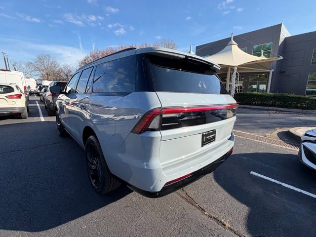 New 2025 Lincoln Navigator Reserve w/ Jet Appearance Package image 5