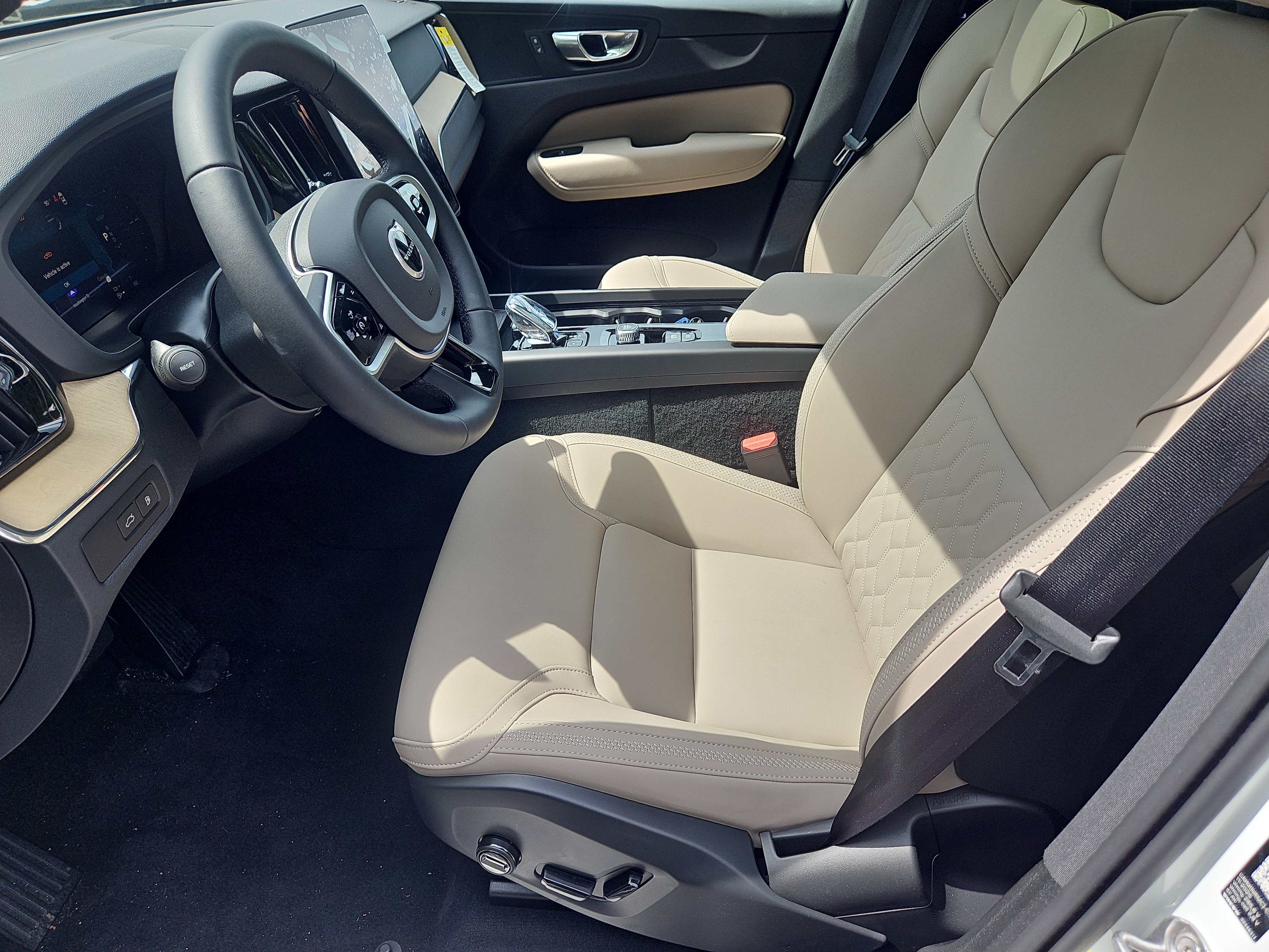 New 2026 Volvo XC60 T8 Plus w/ Protection Package Premier AWD/4WD image 20