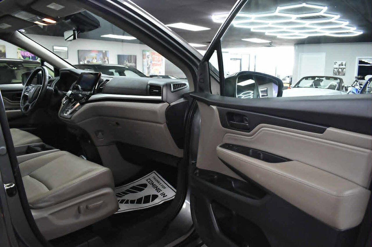 Used 2018 Honda Odyssey Touring image 28