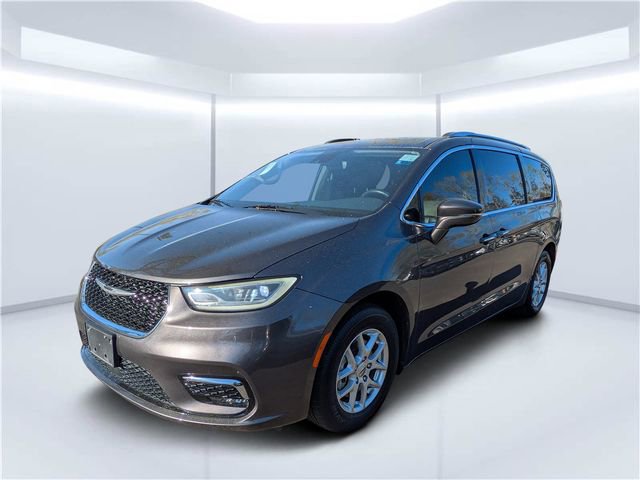 Used 2021 Chrysler Pacifica Touring-L w/ Uconnect Theater Family Group image 7