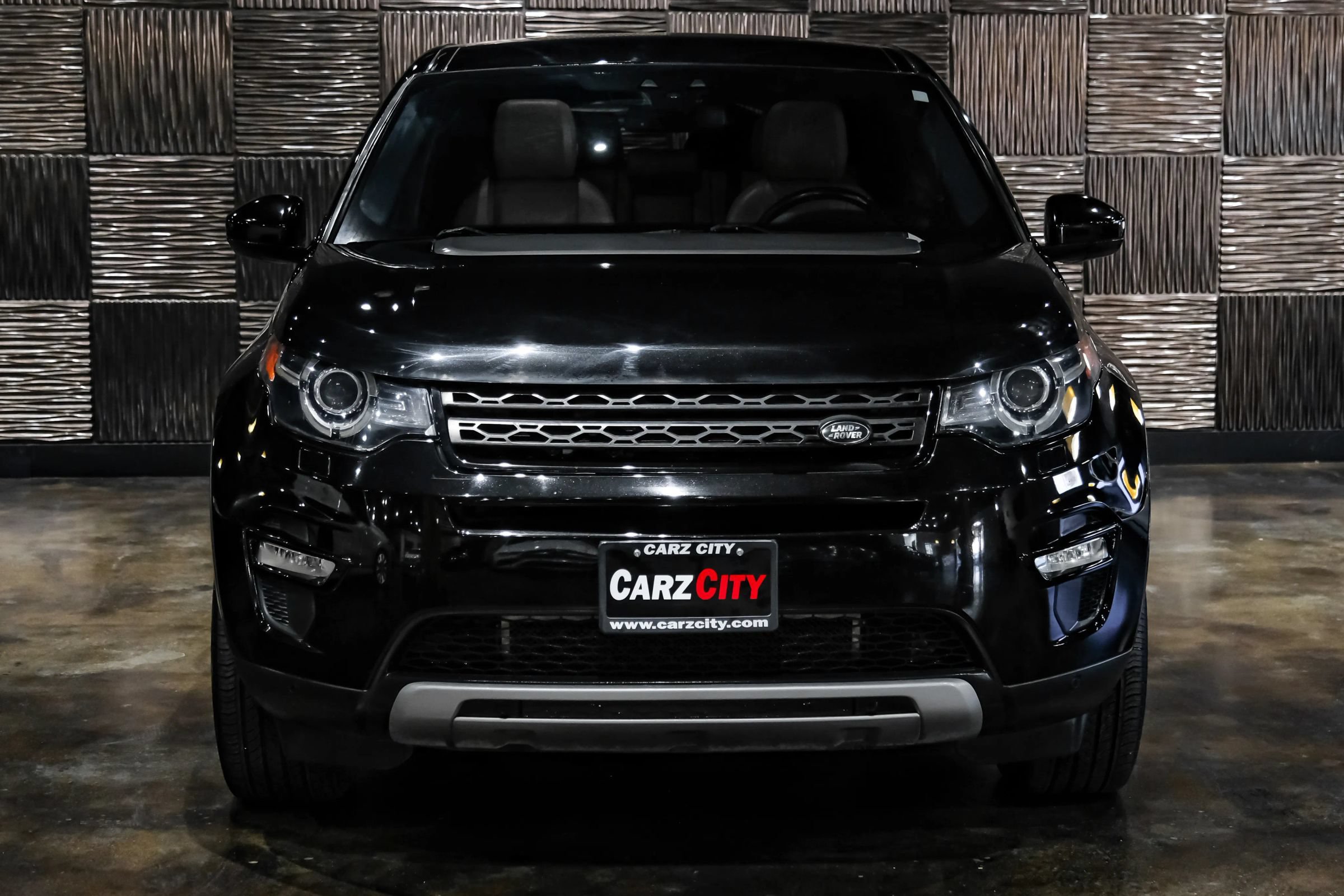Used 2016 Land Rover Discovery Sport HSE AWD/4WD image 6