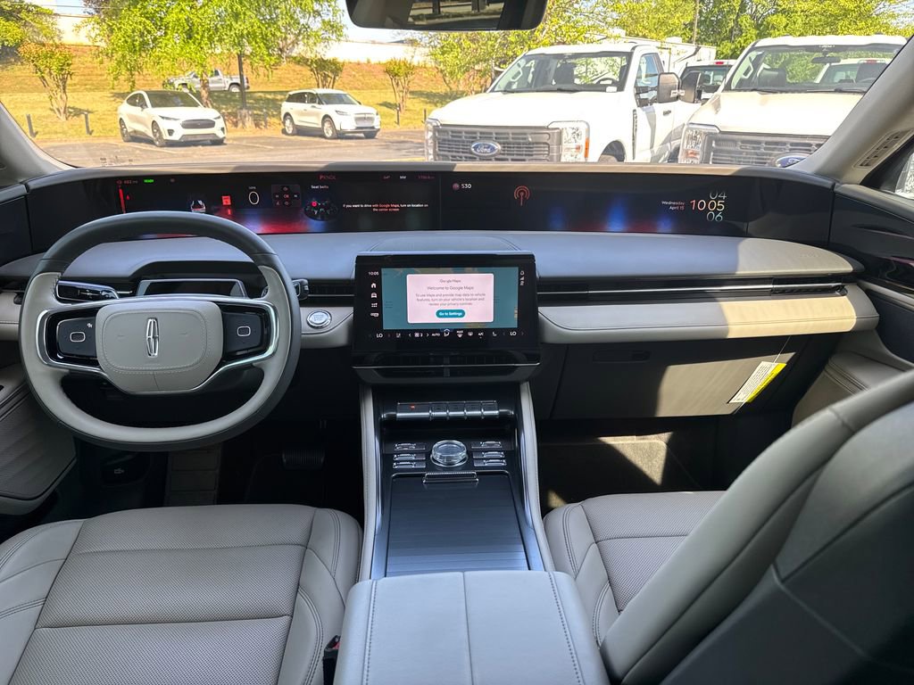 Used 2025 Lincoln Nautilus Premier AWD/4WD image 12