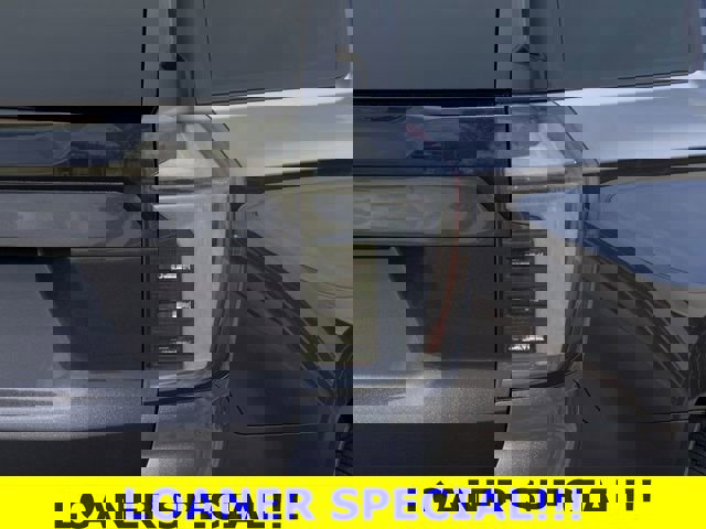 New 2025 Chevrolet Suburban Premier image 11