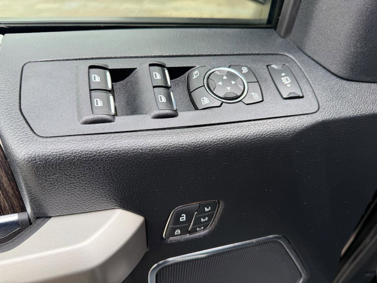 Used 2021 Ford F250 Lariat AWD/4WD image 17