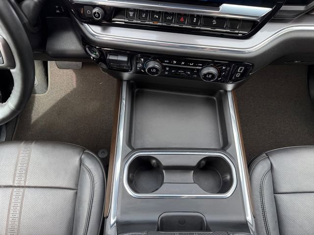 Used 2024 Chevrolet Silverado 2500 High Country w/ High Country Premium Package image 11