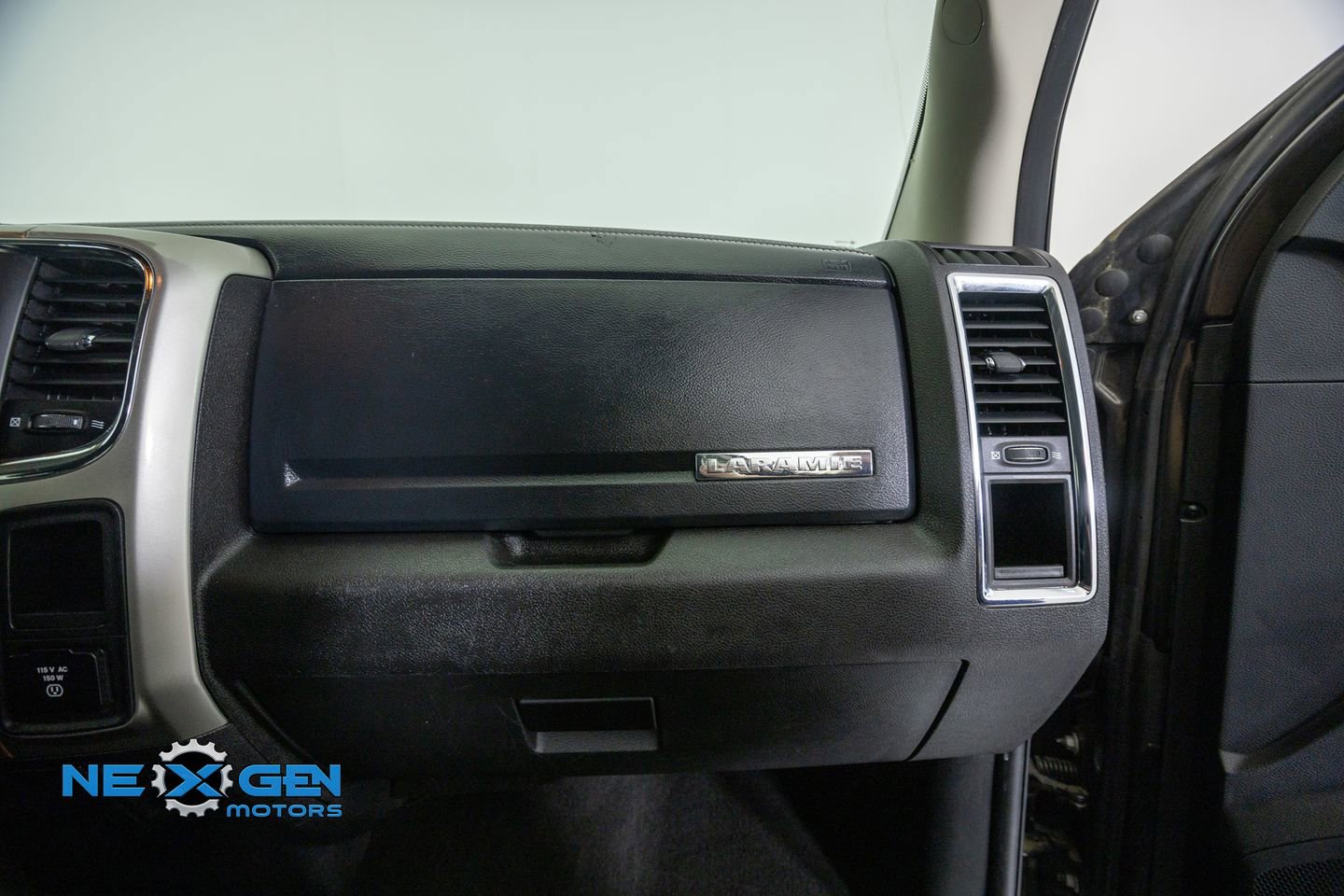 Used 2016 RAM 2500 Laramie w/ Sport Appearance Group AWD/4WD image 41
