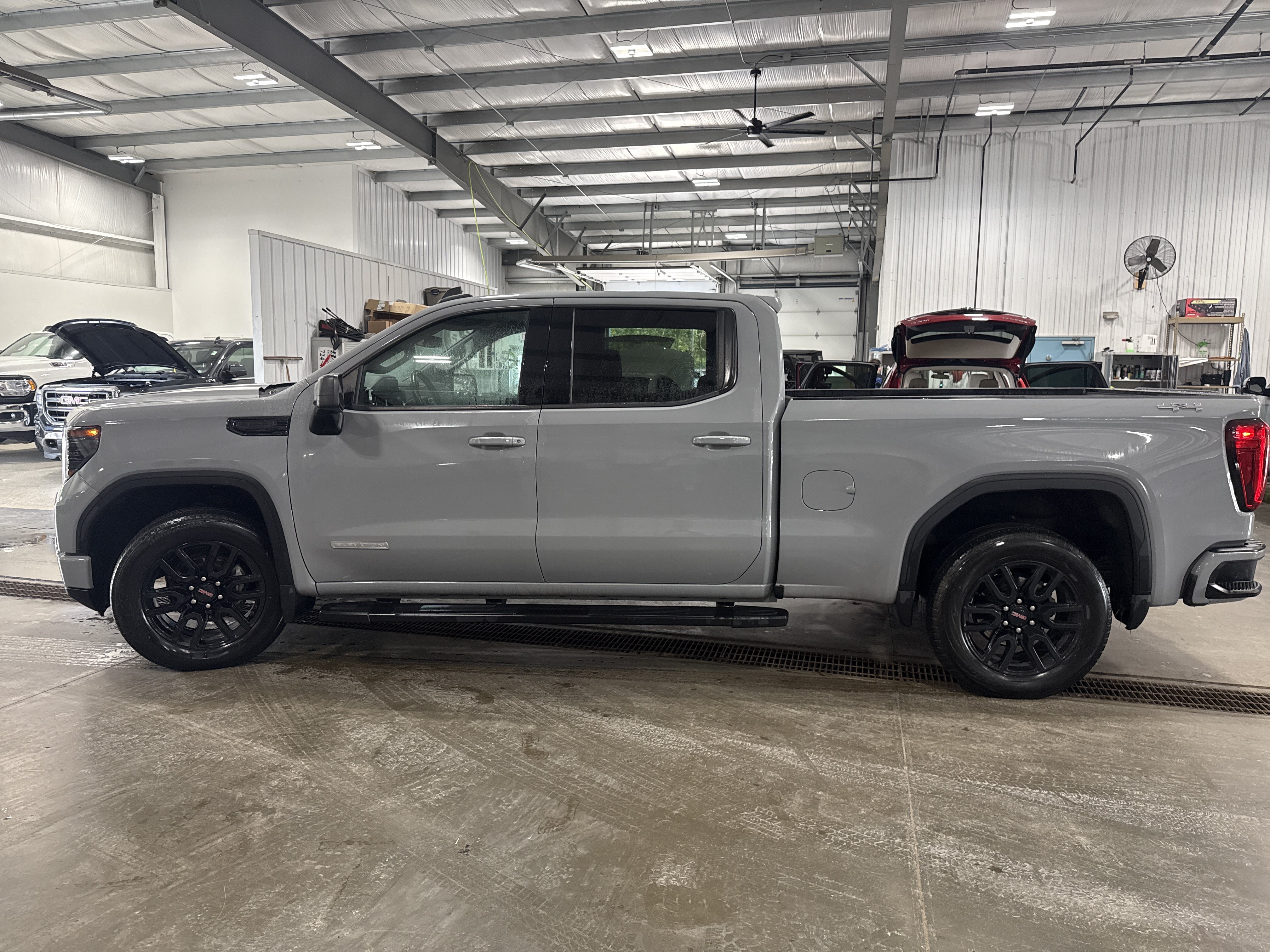 Used 2024 GMC Sierra 1500 Elevation w/ LPO, Elevation Black Package AWD/4WD image 5