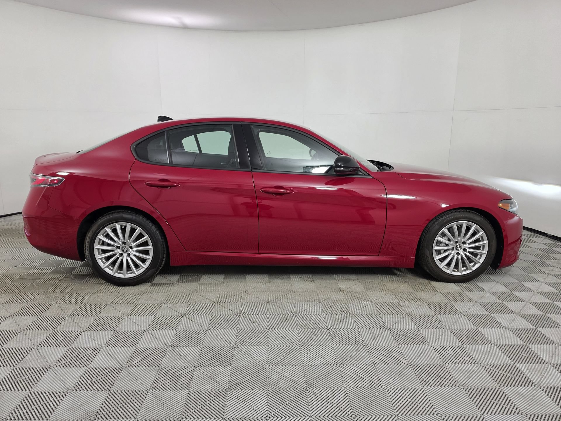 Used 2024 Alfa Romeo Giulia Sprint RWD image 8
