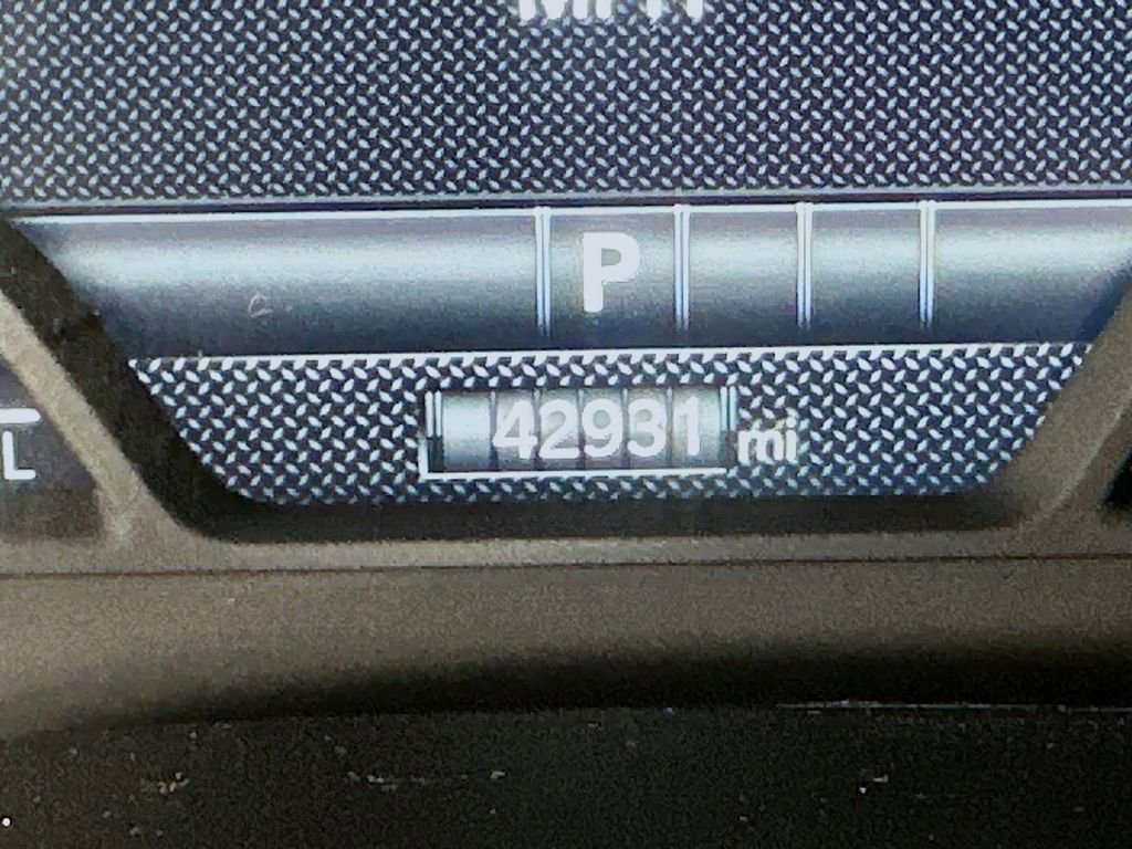 Used 2025 RAM 1500 Laramie image 36