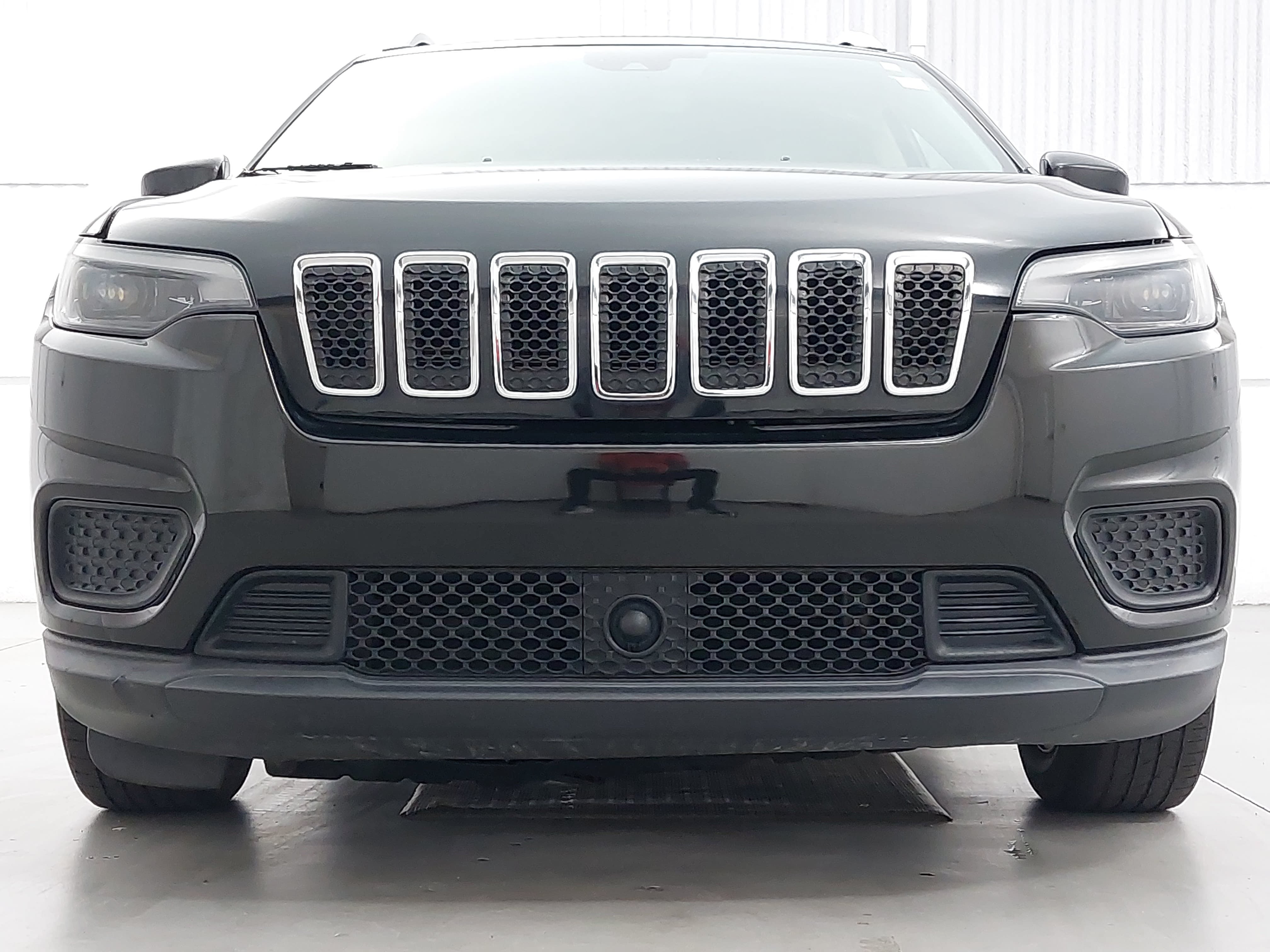 Used 2021 Jeep Cherokee Latitude FWD image 10