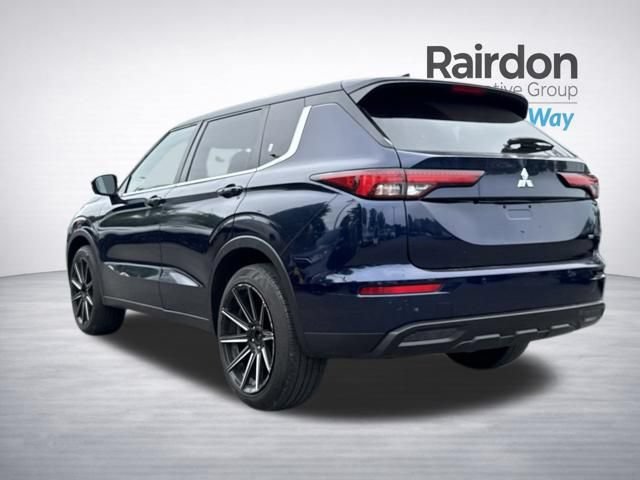 Used 2023 Mitsubishi Outlander SE AWD/4WD image 5