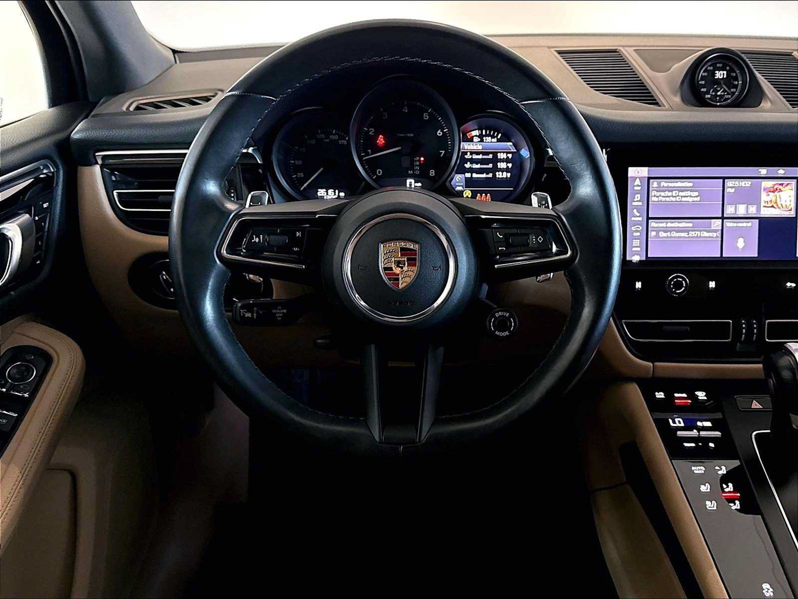 Used 2024 Porsche Macan AWD/4WD image 17