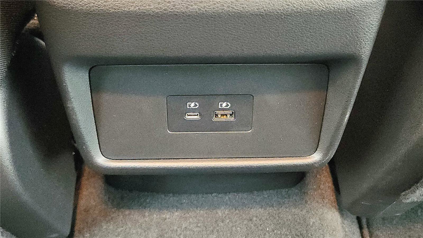 Used 2023 Nissan Rogue SV image 29