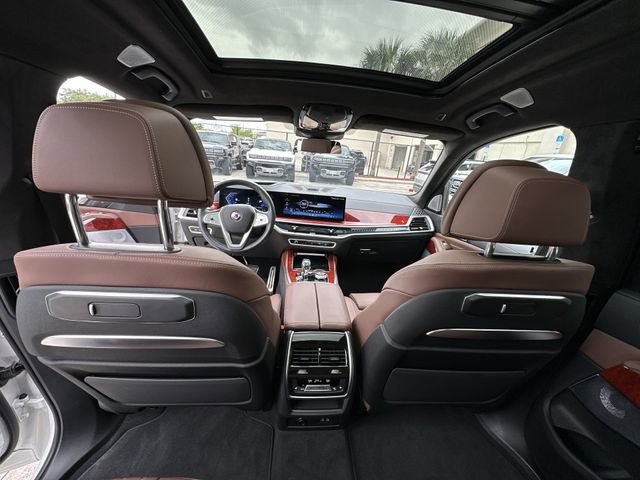 Used 2024 BMW ALPINA XB7 AWD/4WD image 32