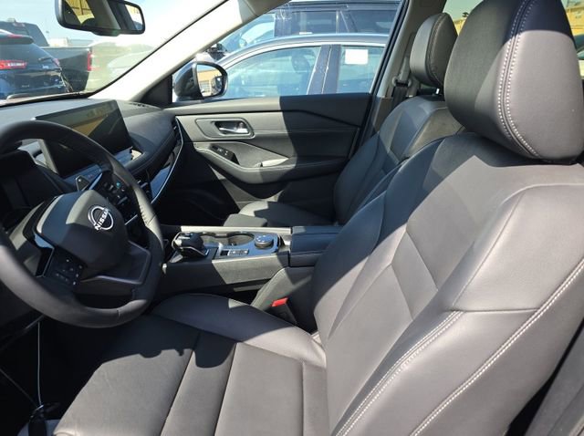 Used 2025 Nissan Rogue SL w/ Tech Package AWD/4WD image 7