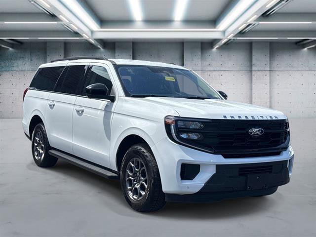 Used 2025 Ford Expedition Max Active AWD/4WD image 3