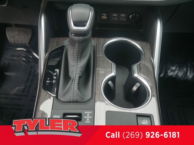 Used 2024 Toyota Highlander Limited AWD/4WD image 37