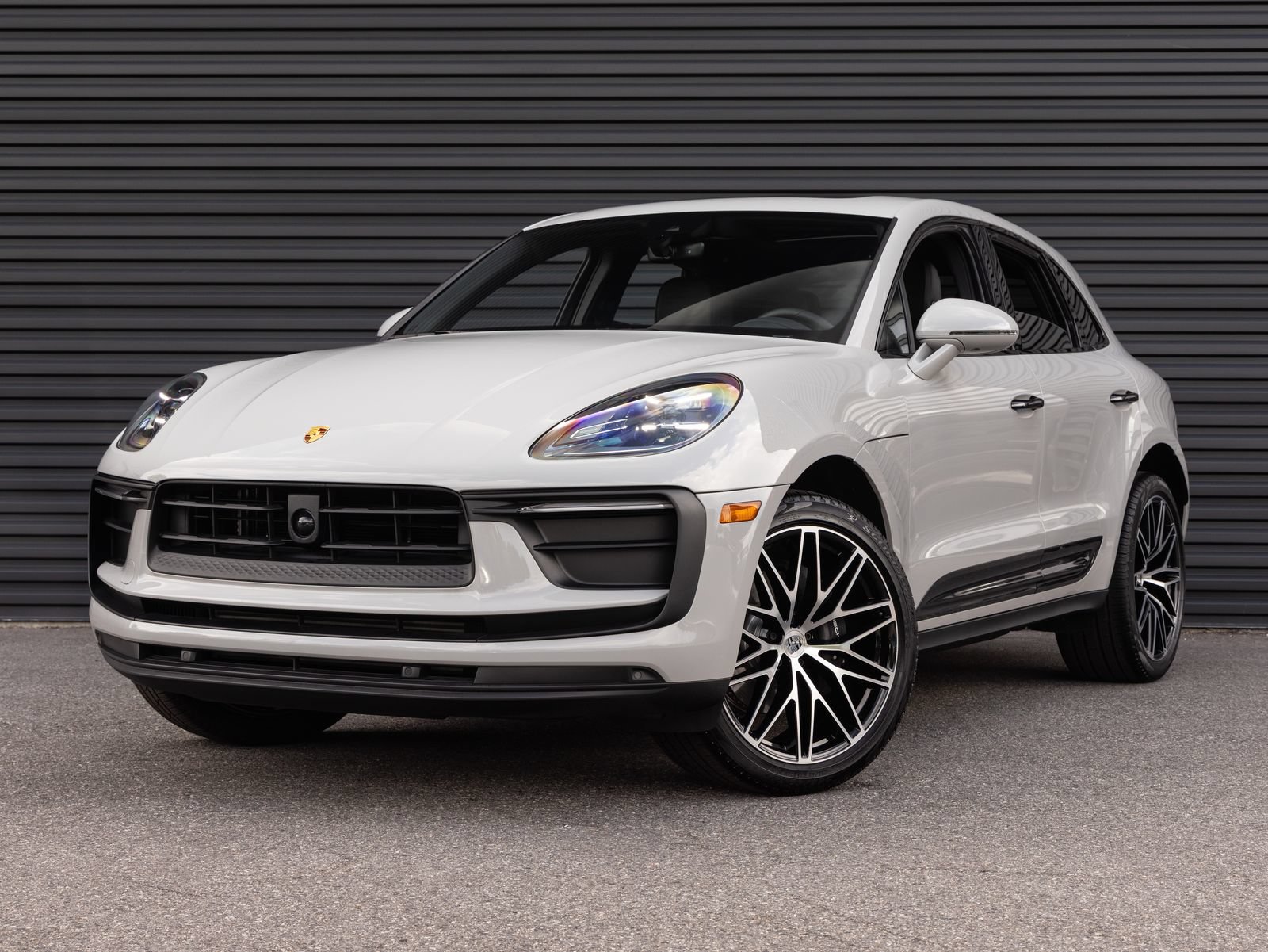 New 2025 Porsche Macan AWD/4WD image 1